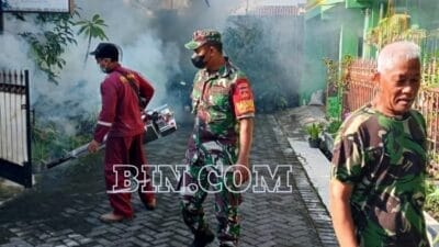 Babinsa Koramil 11/Mertoyudan Dampingi Kegiatan Fogging