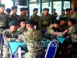 Prajurit dan Persit Yonarmed 1 Kostrad Ikuti Baksos Donor Darah