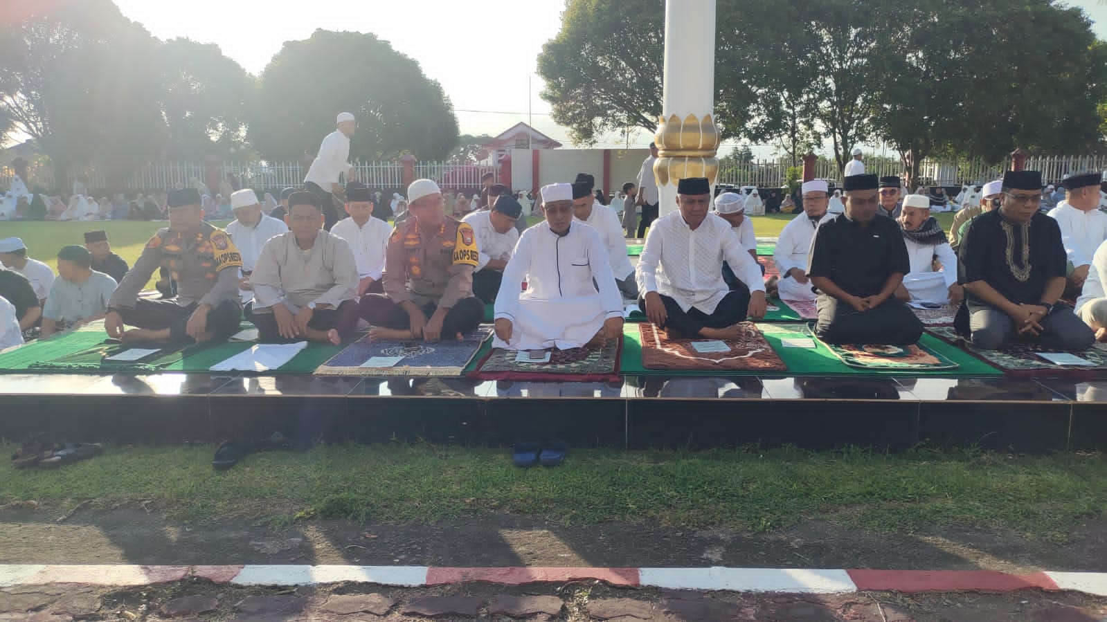 Kasdim 1505 Tidore Hadiri Shalat Idul Fitri Bersama Forkopimda Kota