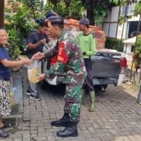 Babinsa Tipes Pantau Penyaluran Sembako Murah