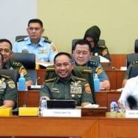 Panglima TNI Dampingi Wamenhan RI Ikuti Rapat Kerja dengan Komisi I DPR RI