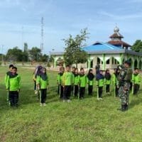 Satgas Yonif 312/KH Beri Pendidikan dan Pelatihan di MI Al Ma'arif Kampung Sota, Bangun Karakter dan Semangat Kebangsaan