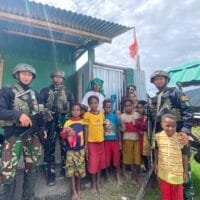 Satgas Yonif 112/DJ Berbagi Keceriaan di Kampung 55, Pruleme, Distrik Mulia Kab. Puncak Jaya