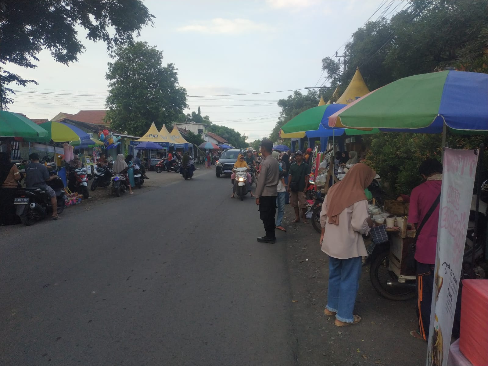 Polsek Paiton Gelar Patroli Ngabuburit, Jaga Keamanan Selama Ramadan