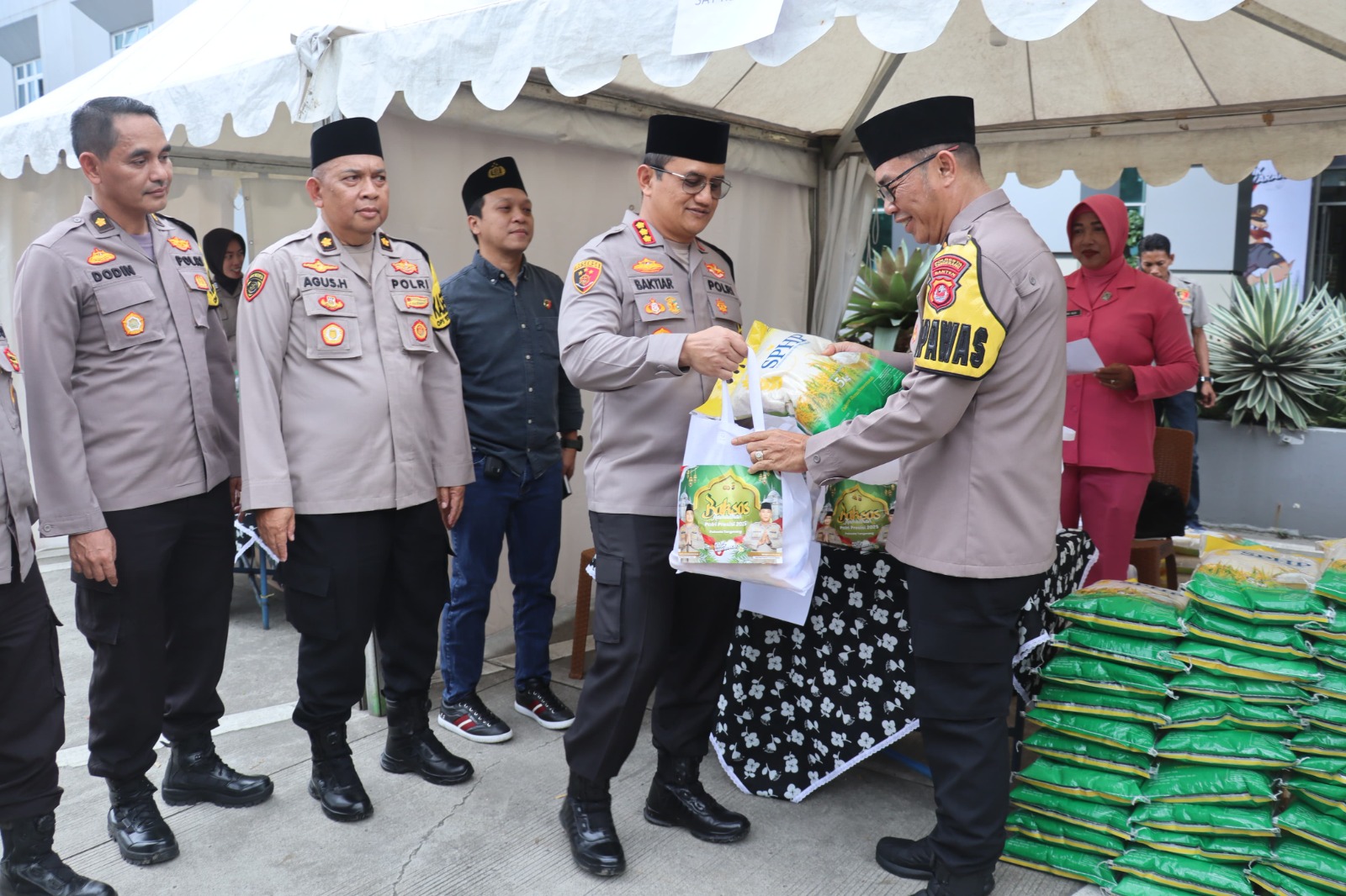 Polresta Tangerang Gelar Bazar Ramadhan Polri Presisi 2025
