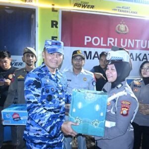 Danlanud Sultan Hasanuddin Bersama Wakil Gubernur Sulsel Pantau Arus Mudik Lebaran