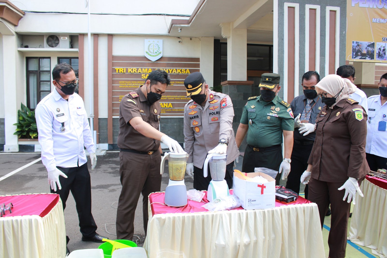 Kejari Probolinggo Musnahkan 109 Barang Bukti Kasus Kejahatan