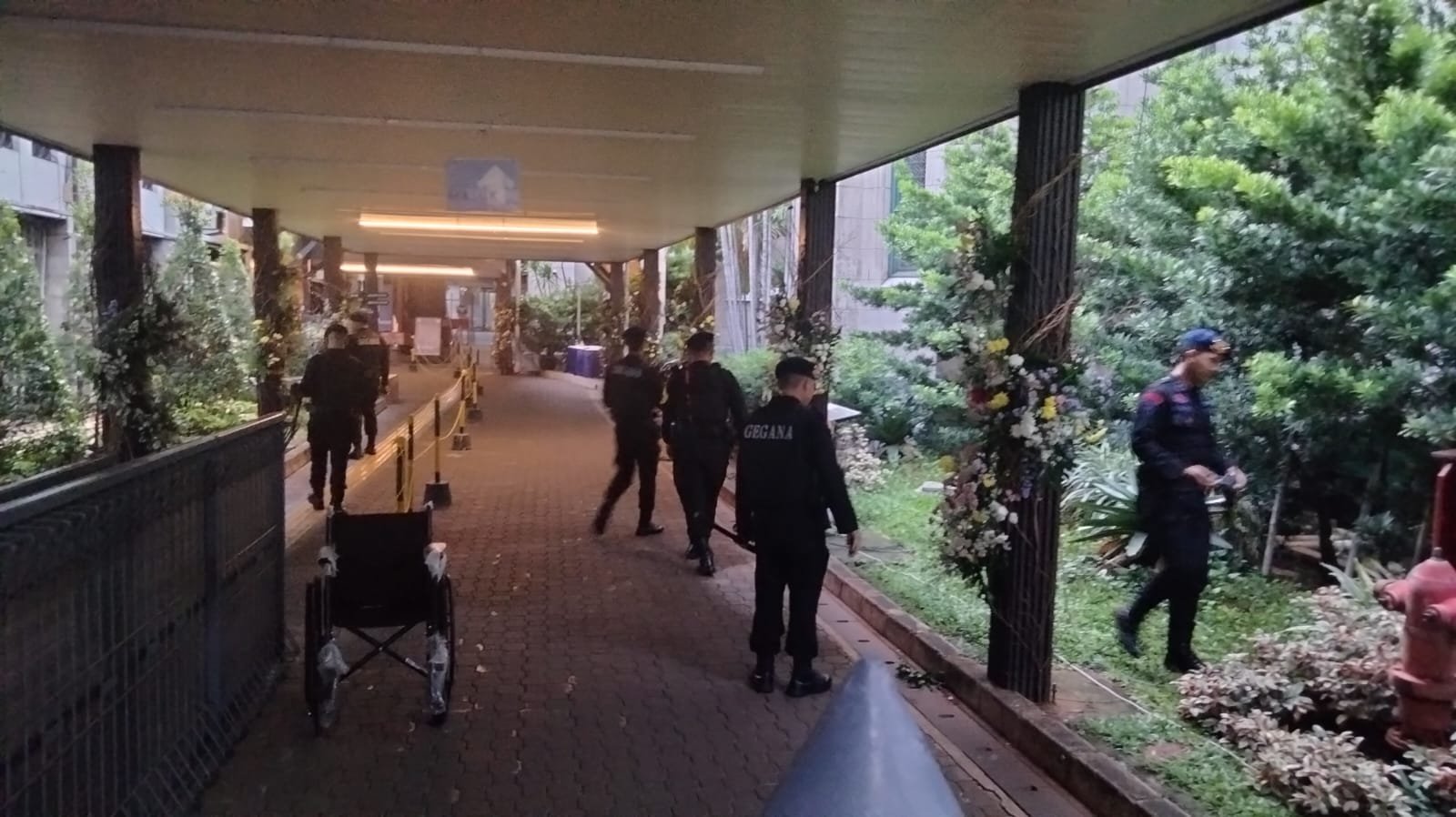 Polisi Amankan Ibadah Paskah di Gereja Katedral Jakarta