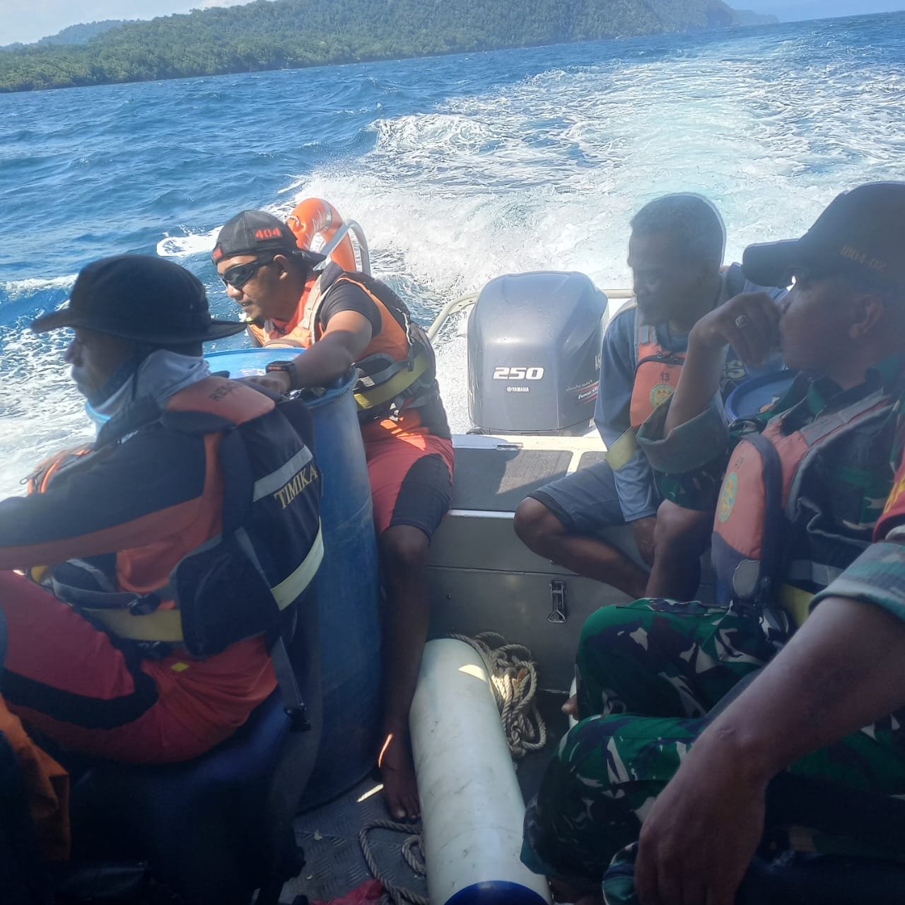 Cepat Tanggap, Lanal Kaimana Lakukan Pencarian Dua Nelayan Hilang di Perairan Lakahia
