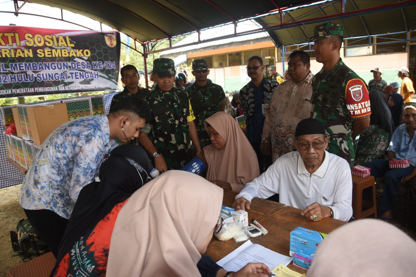 Itjenad Kunjungi Satgas TMMD 124, Gelar Baksos di Haruyan