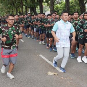Membentuk Prajurit Tangguh dan Adaptif, Danlanud Sultan Hasanuddin Gelar Program Lari Siang