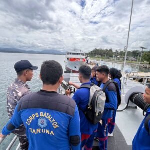 Masyarakat Bacan Antusias Kunjungi KRI Tatihu-853, Kenali Lebih Dekat Kehidupan Prajurit Jalasena