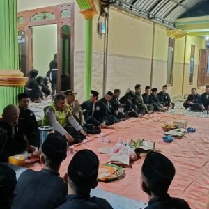 Polsek Widang Pengamanan dan Monitoring Malam Tirakatan 1 Suro