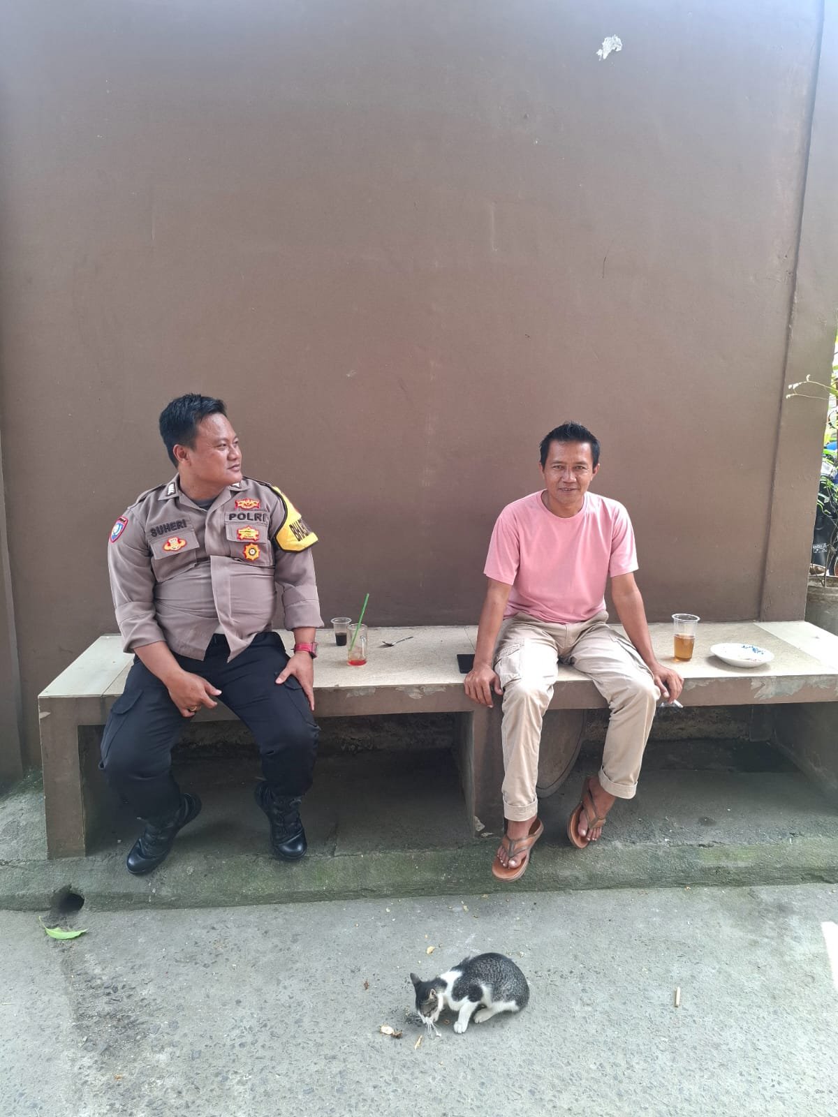 Bripka Suheri Wijaya Sambang Warga, Pererat Silaturahmi dan Jaga Kamtibmas