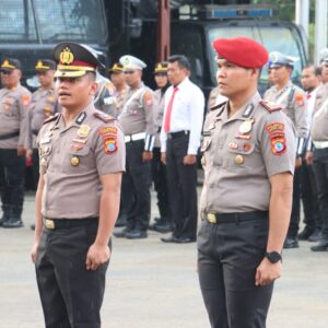 Kapolresta Sorong Kota Pimpin Langsung Upacara Kenaikan Pangkat Personel Polresta Sorong Kota