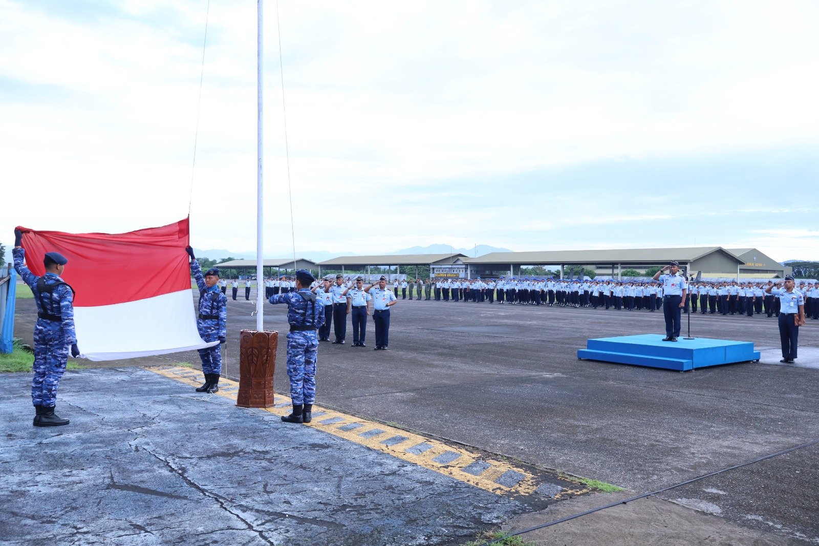 Tingkatkan Nasionalisme dan Disiplin Prajurit, Lanud Sultan Hasanuddin Gelar Upacara Bendera