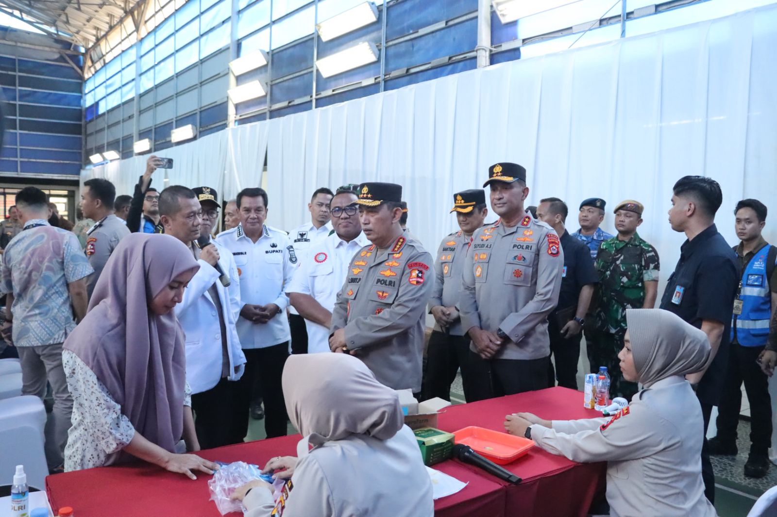 Kapolresta Tangerang Dampingi Kapolri dan Kapolda Banten pada Kegiatan Bakti Kesehatan dan Donor Darah di PT Adis Balaraja