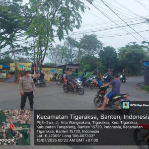 Hari Pertama Masuk Sekolah, Polsek Tigaraksa Hadir Berikan Pelayanan Pengaturan Arus Lalu Lintas di Pagi Hari