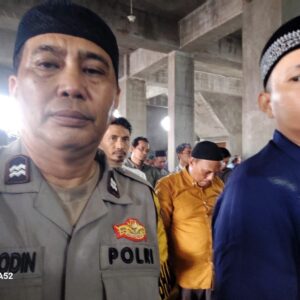 Polsek Cikupa Gelar Jumat Keliling di Masjid Baitul Mutaqien Desa Sukadamai