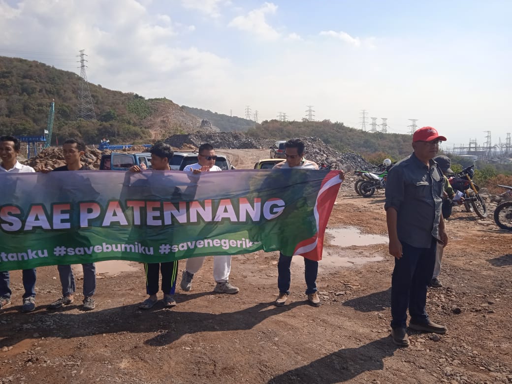 Kritik PSN Menggema Saat Aktivis Kibarkan Bendera di Hutan Perbatasan Probolinggo-Situbondo