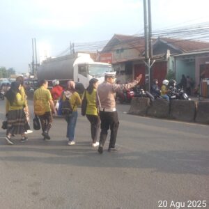 Polsek Cikupa Laksanakan Pengaturan Lalu Lintas Pagi Hari, Wujudkan Kamseltibcar di Jam Sibuk