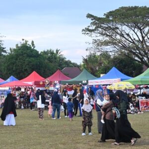 Warga Masyarakat Serbu Gebyar UMKM, Kolaborasi Lanud Sultan Hasanuddin Dan Kabupaten Maros