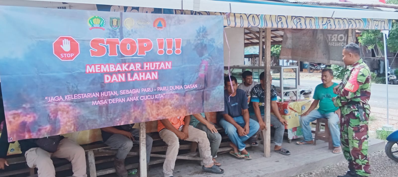 Babinsa Kelua Tekankan Kolaborasi Warga untuk Cegah Karhutla
