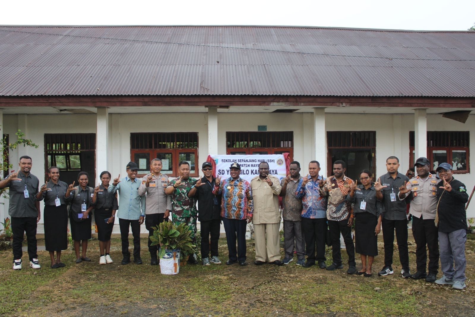 Komitmen Bersama Majukan Pendidikan di Papua Barat Daya: Kapolres Maybrat Hadiri Launching SSH