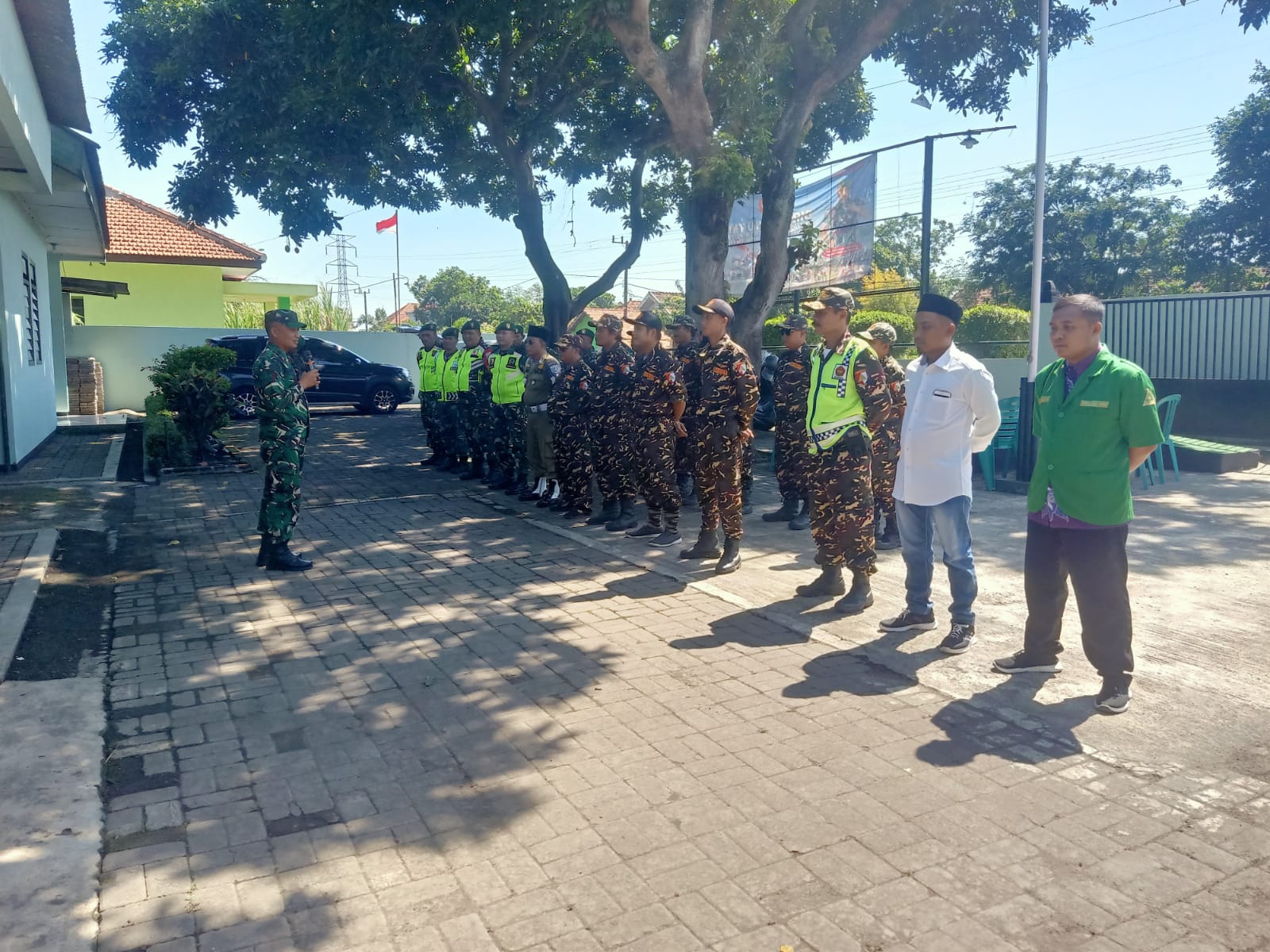 TNI, Satpol PP, Banser, dan Ansor di Krucil dan Tegalsiwalan Kompak Gelar Apel serta Jaga Keamanan Bersama