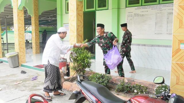 Dandim 1002/HST: Jumat Berkah Jadi Wujud Kepedulian TNI kepada Masyarakat