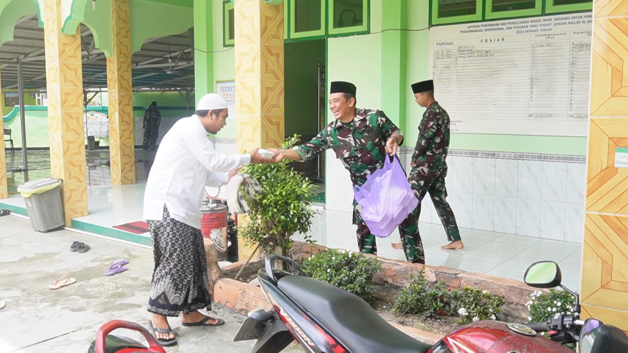 Dandim 1002/HST: Jumat Berkah Jadi Wujud Kepedulian TNI kepada Masyarakat