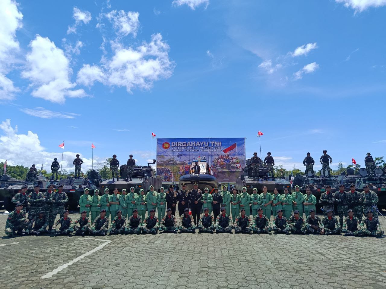 Kodim 1710/Mimika Bersama Satuan TNI Se-Garnisun Timika Gelar Upacara HUT Ke-80 TNI Tahun 2025
