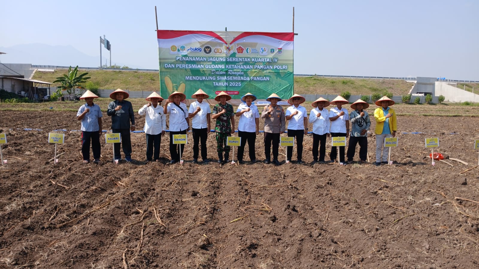 Dukung Swasembada Pangan, TNI–Polri dan Pemkab Probolinggo Gelar Penanaman Jagung Serentak