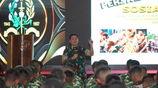 Gubernur Akademi Militer Beri Pengarahan tentang Astagatra kepada Taruna Tingkat II dan III