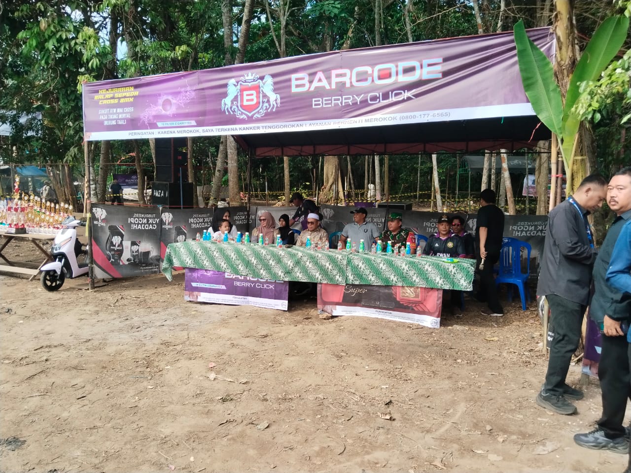 TNI Bersama Masyarakat Sukseskan Kejuaraan Mini Cross di Murung Taal