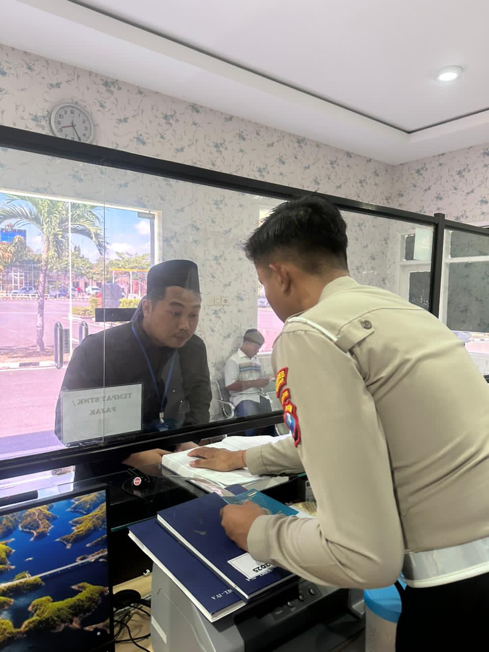 Polres Tuban Tegaskan Prosedur Pengambilan BPKB dalam Kegiatan POLANTAS MENYAPA, AKP Moh. Imam Reza: Pahami Aturan, Hindari Masalah!