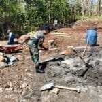 IMG-20251019-WA0059 Babinsa Koramil 0820-10/Kuripan Bangun Kebersamaan Lewat Aksi Sosial