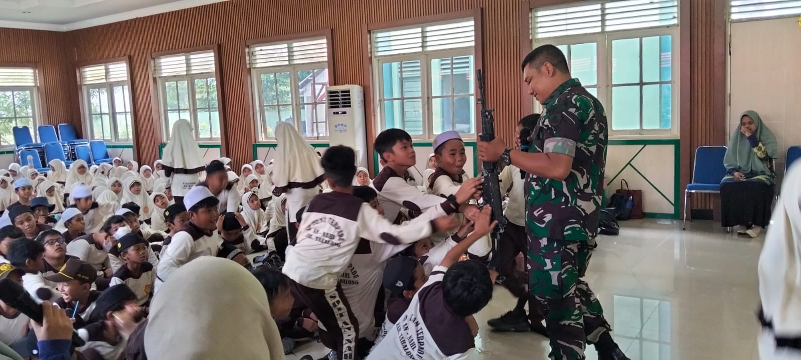 Tanamkan Cinta Tanah Air, Kodim 1008/Tabalong Jadi Kelas Inspiratif Bagi Siswa SDIT An Nahl