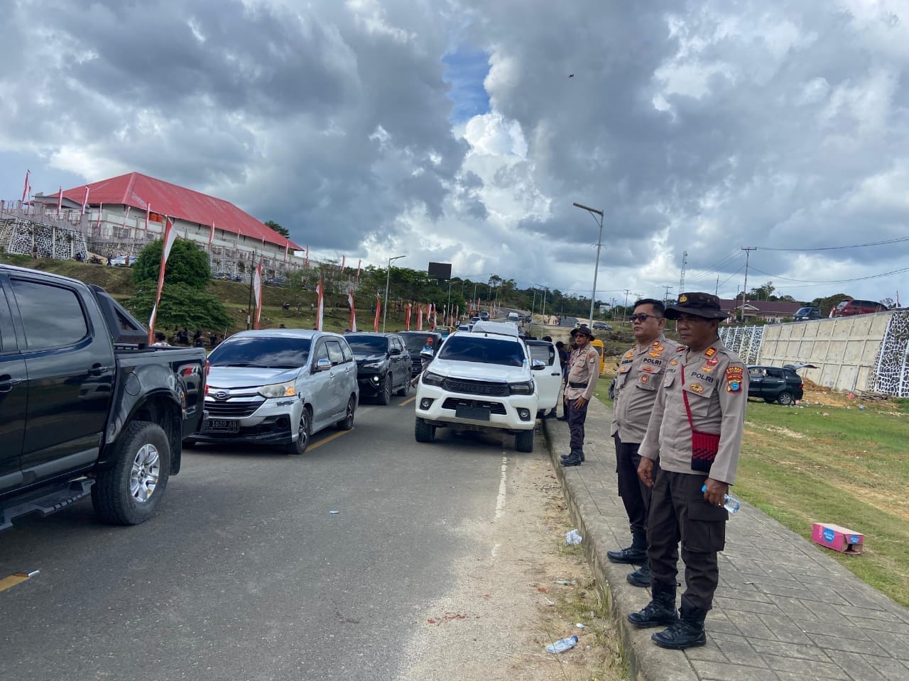 Polres Maybrat Laksanakan Pengamanan Ibadah Syukur HUT Ke-74 Theofani dan Doa Pemulihan di Alun-Alun Faitmayaf