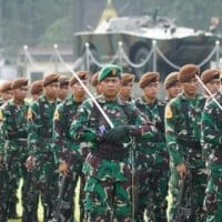 Gubernur Akmil Pimpin Upacara Bendera 17-an Tekankan Disiplin dan Optimalisasi Kinerja Jajaran