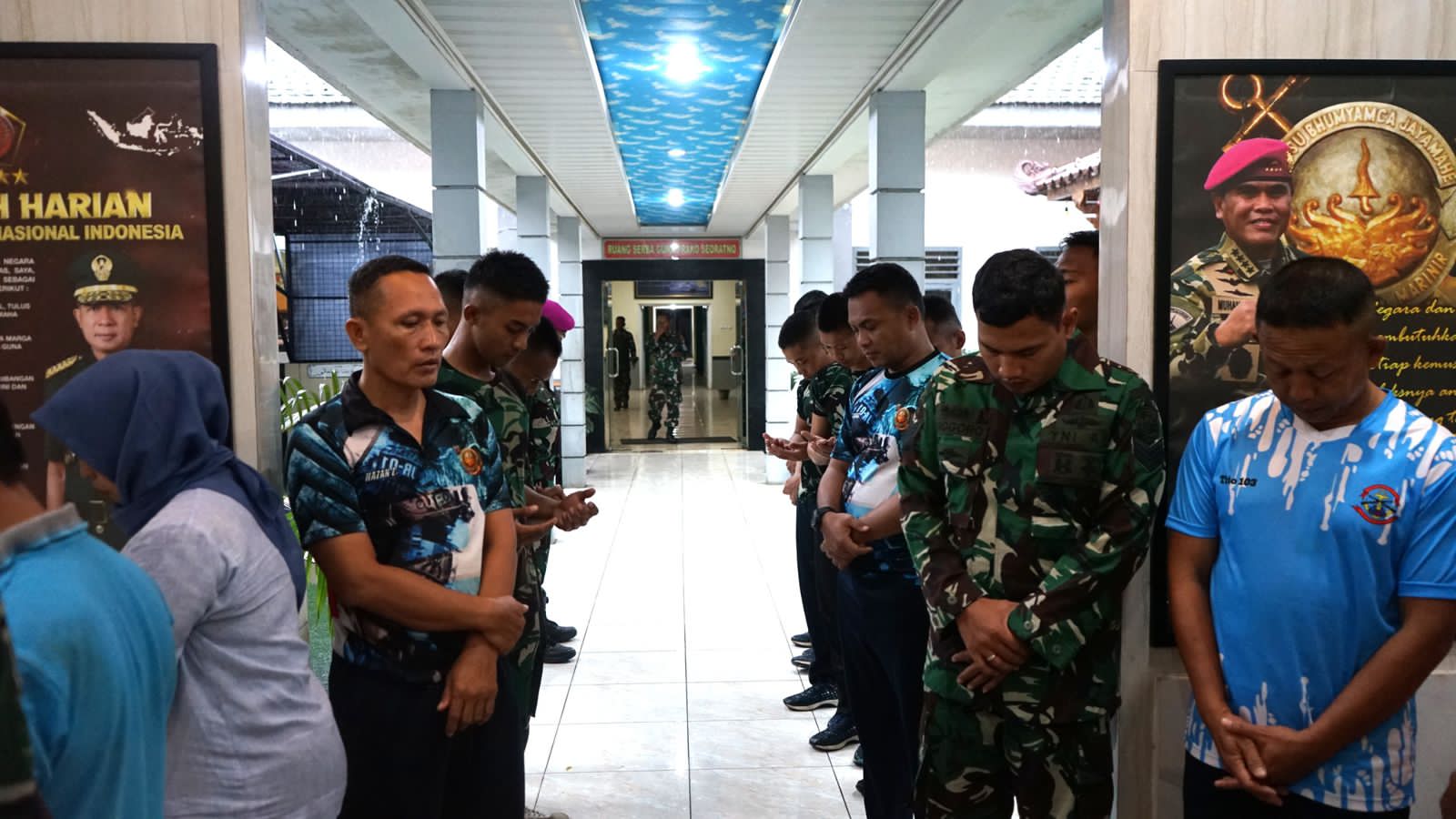 Danyonif 2 Marinir Bangun Soliditas Satuan Lewat Momen Makan Bersama Prajurit