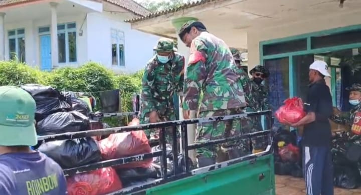 Respons Cepat TNI Lumajang: Distribusi Logistik Dipacu untuk Warga Terdampak Erupsi Semeru