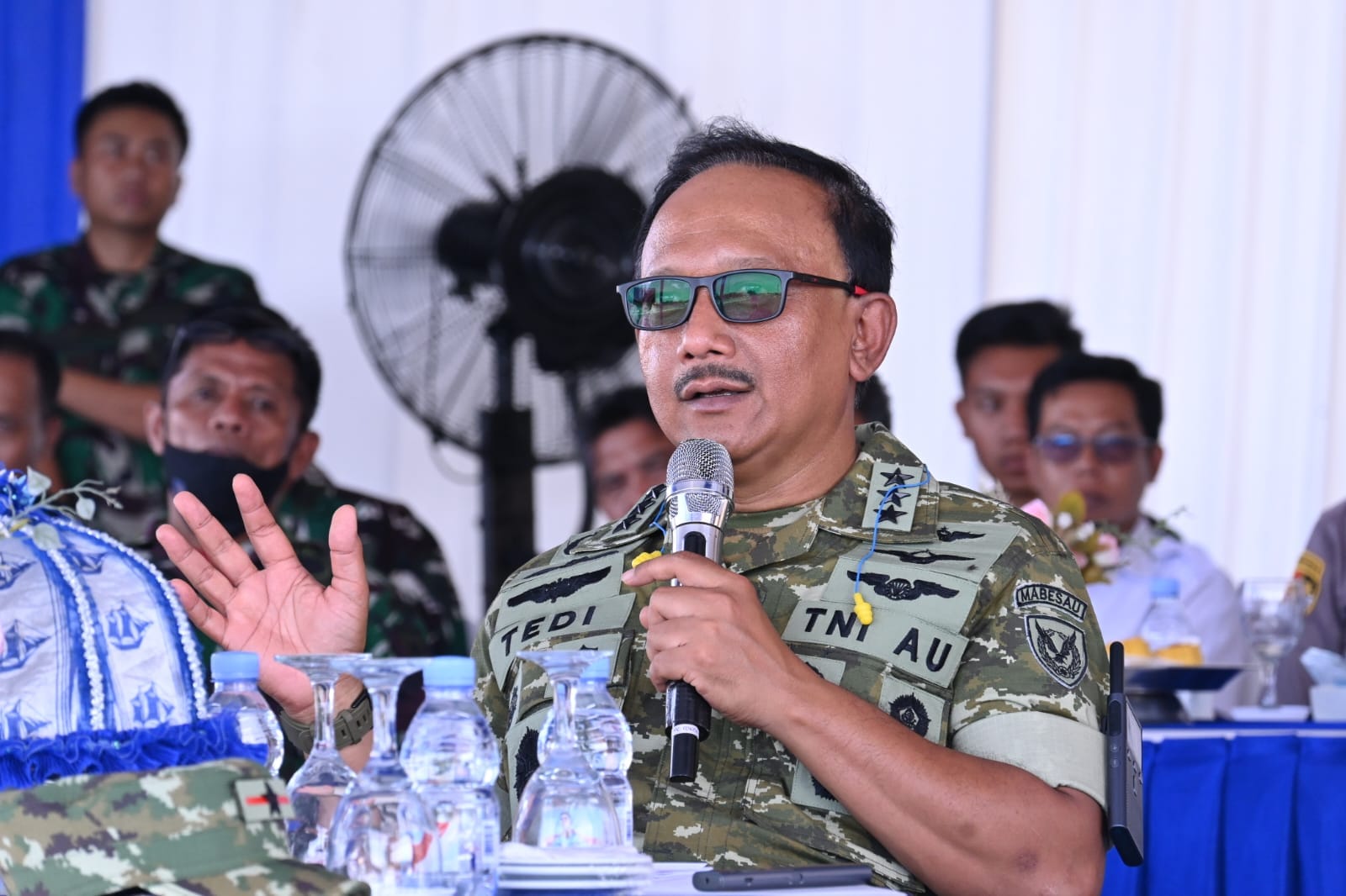 Danlanud Sultan Hasanuddin Dampingi Wakasau Tinjau Pembangunan Infrastruktur Site Radar Takalar