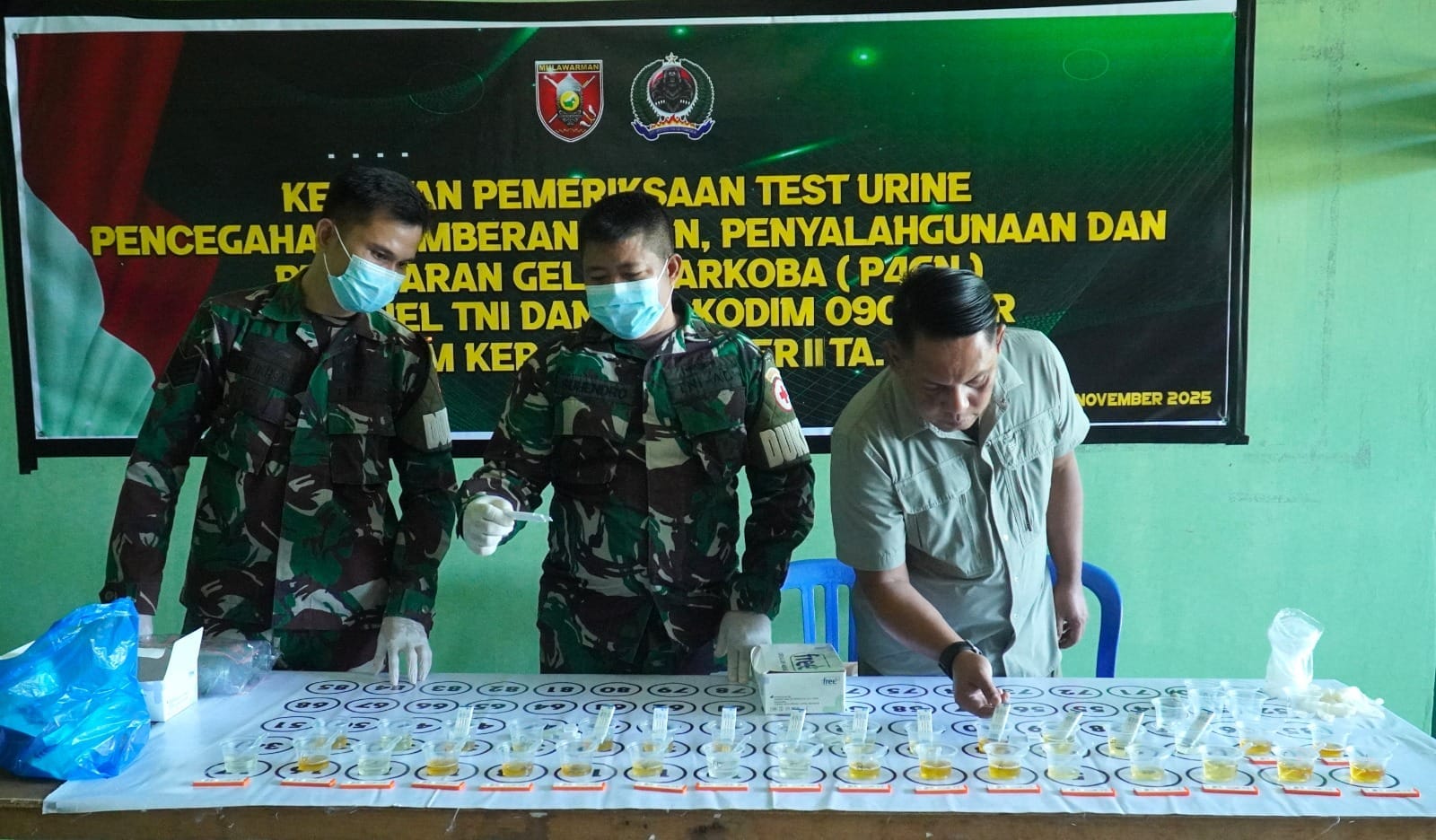 Cegah Peredaran Narkoba Di Lingkungan Prajurit, Kodim 0906/KKR Lakukan Tes Urin Pada Prajurit Dan PNS