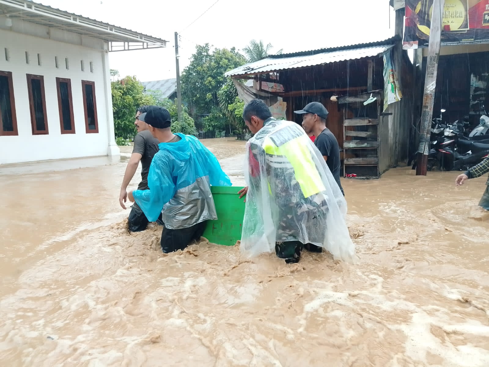 Percepat Evakuasi Korban Banjir di 9 Kabupaten/Kota, Kodam IM Kerahkan PRCPB