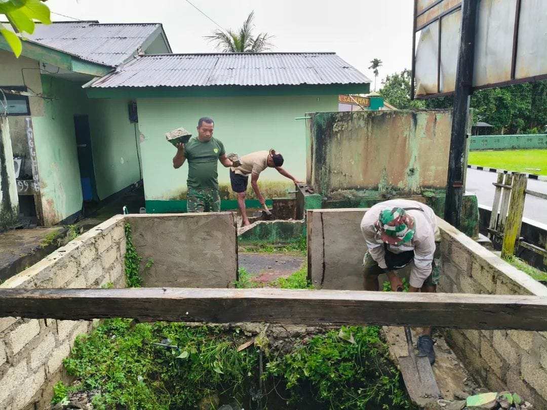 Jum'at Bersih, Anggota Kodim 1505/Tidore Tunjukkan Kepedulian pada Lingkungan Kerja