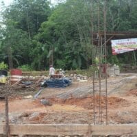 Pendampingan Pembangunan KDKMP, Babinsa Tegaskan Komitmen TNI untuk Desa