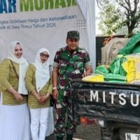 Koramil Leces Kawal Ketat Pasar Murah, TNI Pastikan Warga Dapat Sembako Murah dengan Aman