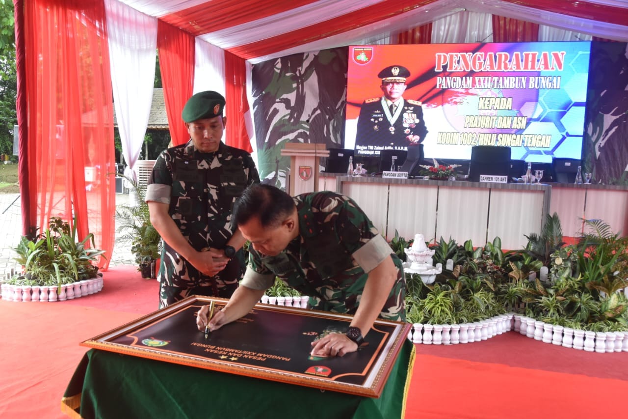 Pangdam Tambun Bungai Dorong Prajurit Kodim 1002/HST Sukseskan Program MBG dan Swasembada Pangan