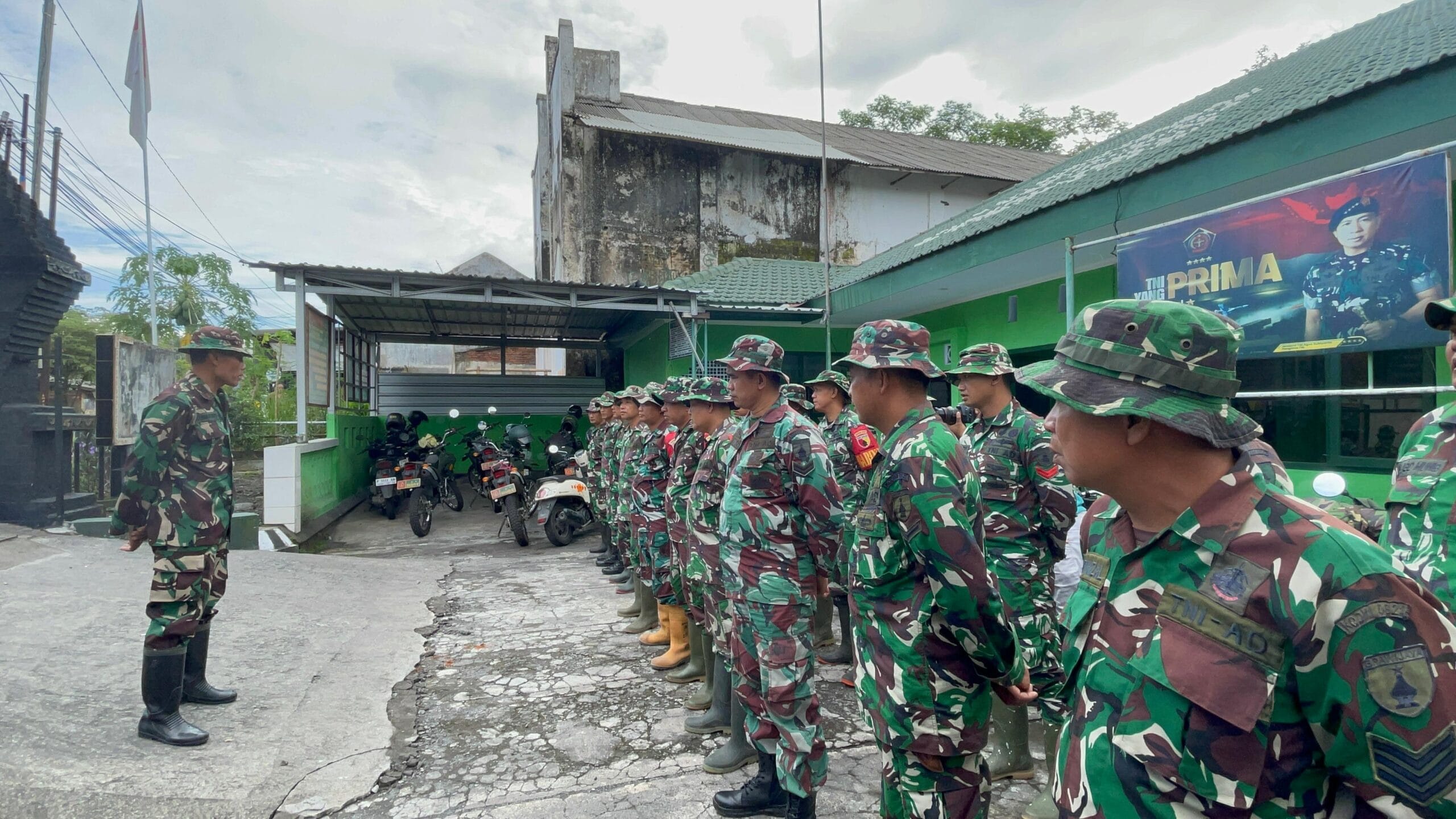Lahar Dingin Semeru Lumpuhkan Akses, TNI AD Turun Tangan Normalisasi Wilayah Terdampak